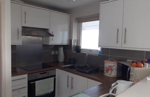 Corton House | Lovely 5 Berth Bungalow At Waterside Village Park In Corton Ref 14006W