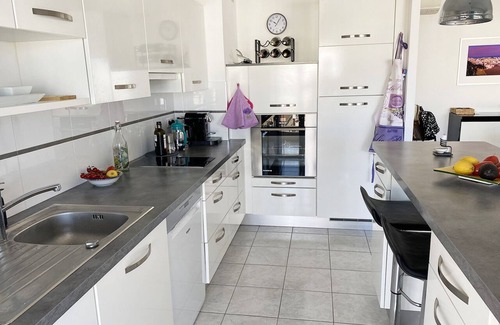 Cannes Apartment | Lovely and bright apartment on the fifth floor with a large terrace. Garage!