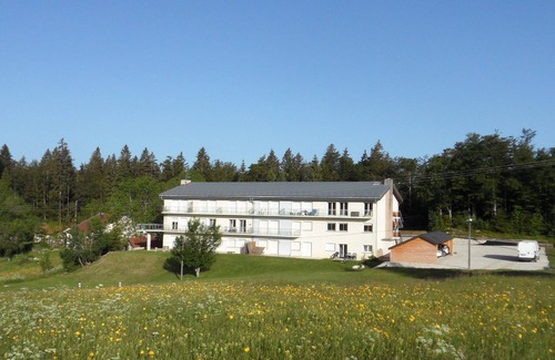 Paroisse des Monts de Bienne Apartment | Lovely and quiet apartment at the heart of the nature park of the Haut-Jura