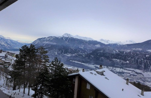 Chermignon Apartment | Lovely apartment for 5 guests with WIFI, TV, balcony and parking