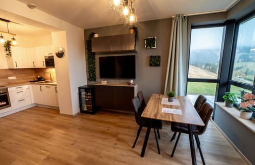 Loucna Pod Klinovcem Apartment | Lovely apartment for 4 guests with WIFI, TV, terrace and parking