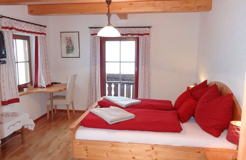 Grosskirchheim Villa | Lovely apartment in villa for 6 people with WIFI, TV, balcony, panoramic view and parking