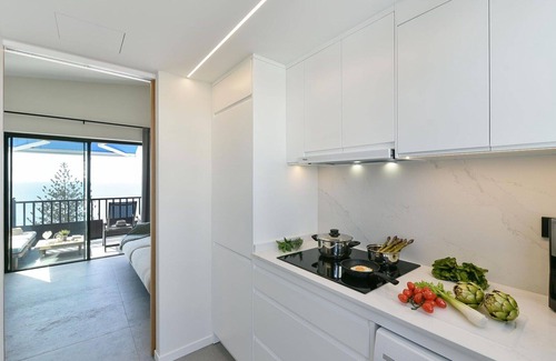 Patalavaca Apartment | Lovely apartment for 2 people with pool, WIFI, A/C, TV, balcony, pets allowed and parking