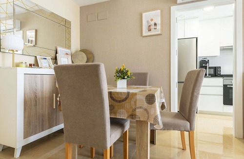 Cabanes Apartment | Lovely apartment for 4 people with WIFI, pool, A/C, TV, terrace, pets allowed and parking