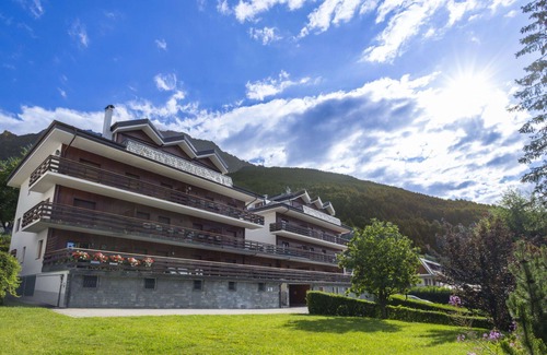 Bormio Apartment | Lovely apartment for 4 people with WIFI, TV, pets allowed and parking