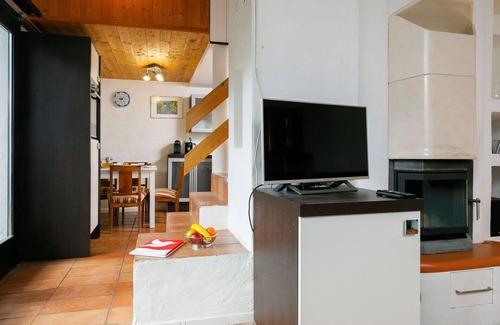 Capriasca Apartment | Lovely apartment for 5 guests with WIFI, pool, TV, patio, pets allowed, panoramic view and parking