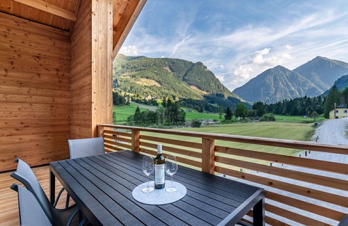 Solk Apartment | Lovely apartment for 4 people with hot tub, WIFI, TV, patio and parking