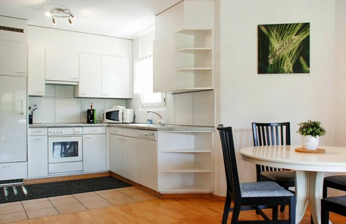 Caslano Apartment | Lovely apartment for 4 guests with WIFI, pool, TV, patio, pets allowed and parking