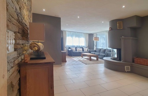 Saas-Fee Apartment | Lovely apartment for 10 guests with WIFI, TV, balcony and pets allowed