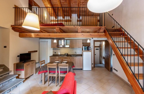 Sampeyre Apartment | Lovely apartment for 4 people with WIFI, pool, TV, terrace and parking