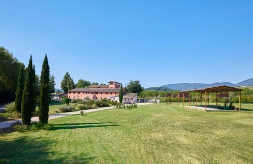 San Brizio Apartment | Lovely apartment for 5 guests with WIFI, pool, TV, pets allowed and parking, close to Spoleto