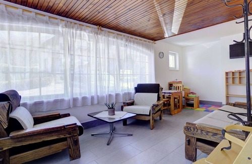 Bohinjska Bistrica Apartment | Lovely apartment for 5 guests with WIFI, TV, balcony, pets allowed, panoramic view and parking