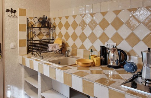 Sigonce Villa | Lovely apartment in villa with pool, WIFI, patio, pets allowed, panoramic view and parking