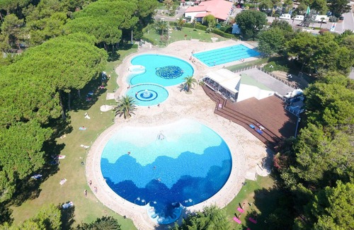 Baia Domizia House | Lovely apartment in villa for 6 guests with A/C, pool, WIFI, TV, patio and parking