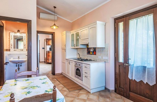 Lidarno Villa | Lovely apartment in villa for 4 guests with A/C, WIFI, pool, TV, patio, pets allowed and parking