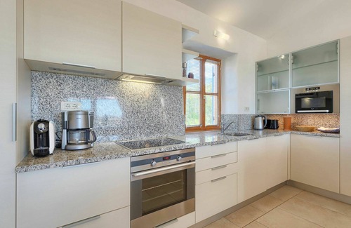 Bibali House | Lovely apartment in villa for 5 guests with WIFI, A/C, pool, TV, terrace and parking