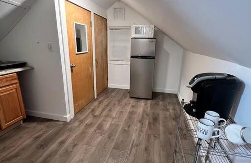 Belleville Apartment | Lovely Attic 1 Bedroom LOFT entire unit near nyc