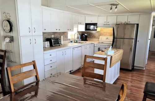Farnham House | Lovely chalet with SPA