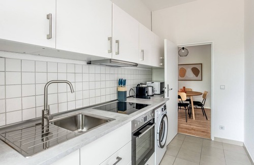 Schmargendorf Apartment | Lovely Charlottenburg 2BR nr Kurfürstendamm, by Blueground