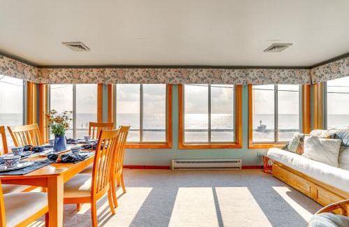 Fortescue House | Lovely Coastal Home By Delaware Bay Walk to Beach