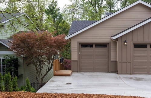 Longview Condo | Lovely Condo close to town with Forest View