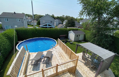 L'Ancienne-Lorette House | Lovely cottage with heated swimming pool