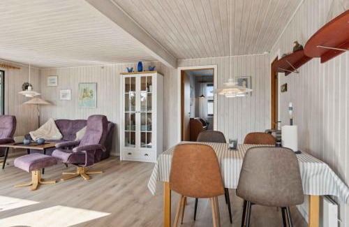 Helberskov Strand House | Lovely Cottage Close To The Water