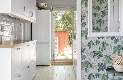 Vaxjo Municipality House | Lovely cottage with fantastic location and own lake plot by Helgasjön, Växjö | SE06034