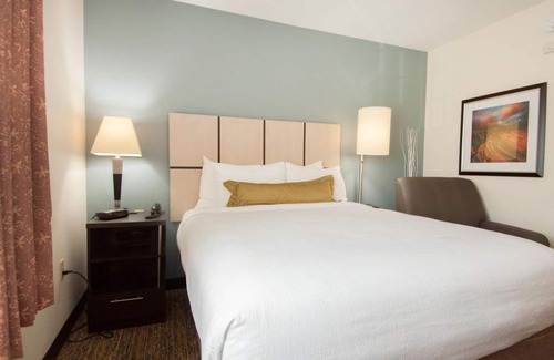 Anaheim Resort Hotel | Lovely Escape! Pets Allowed, Kitchenette, Pets Allowed, Near Disneyland