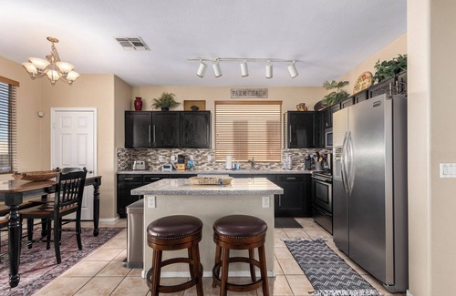 Avondale House | Lovely Garden Lakes,heated pool & Spa! Special montly rate!