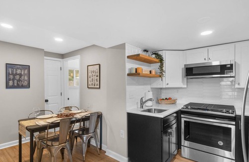 Lutherville Timonium House | * Lovely Gem w/Perfect Combo of Flair & Class *