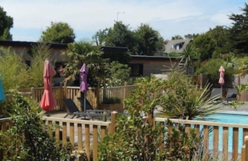 Le Tour-du-Parc Cottage | lovely gite with swimming pool close to the beach