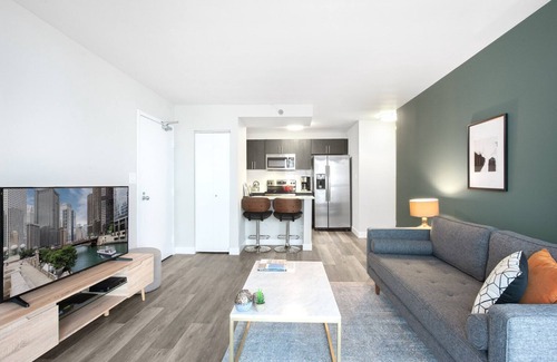 Rush and Division Apartment | Lovely Gold Coast Convertible w/Terrace near the L by Blueground