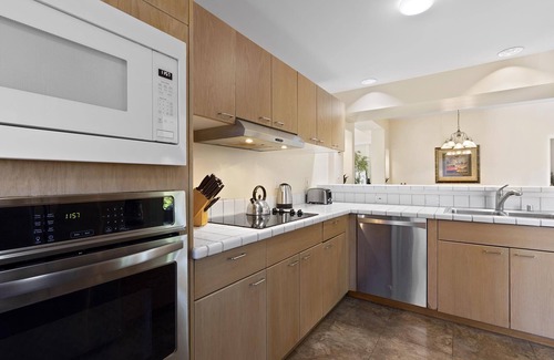 Waikoloa Condo | Lovely golf course views, close to shops!