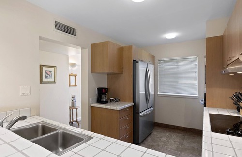 Waikoloa Condo | Lovely golf course views, close to shops!