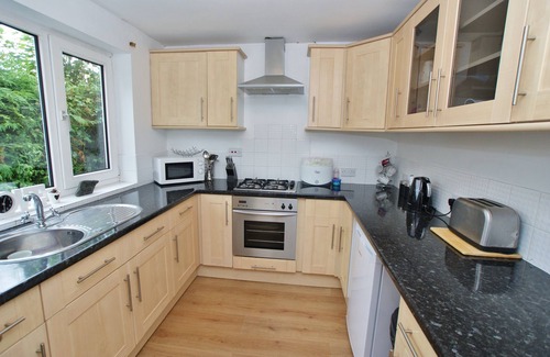 Chorlton-by-Backford Cottage | Lovely Holiday Home By Chester Zoo!