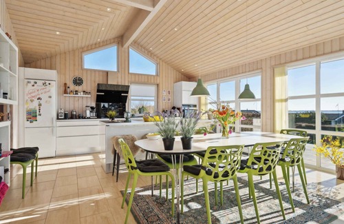 Bøjden House | Lovely holiday home with sea view