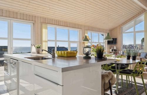Bøjden House | Lovely holiday home with sea view