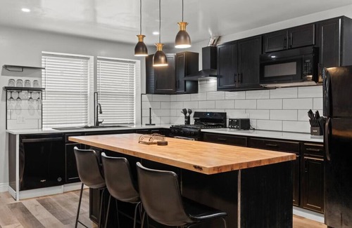 Wynnefield House | Lovely Home by Fairmount Park, Phl Zoo, Main Line
