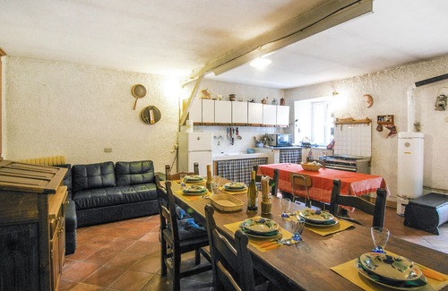 Codivilla House | Lovely home in Codivara with WiFi