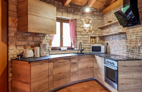 Cabrunici House | Lovely home in Cukrici with WiFi