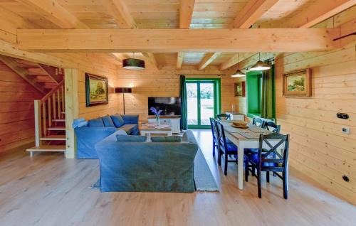 Siemczyno House | Lovely Home In Czaplinek With Lake View