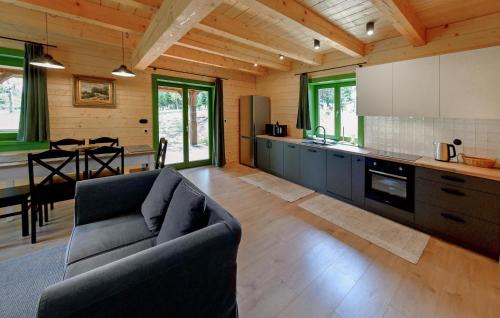 Siemczyno House | Lovely Home In Czaplinek With Lake View