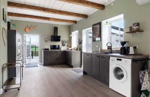 Fej House | Lovely home in Fejø with WiFi