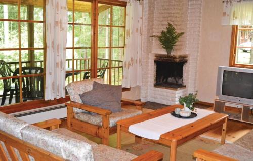 Vathult House | Lovely Home In Gislaved With Lake View
