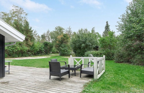 Udsholt Sand House | Lovely home in Græsted with kitchen