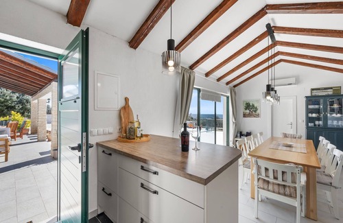 Velim House | Lovely home in Krkovic