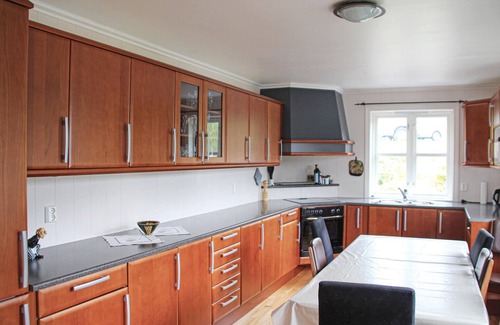 Tysnes House | Lovely home in Lundegrend