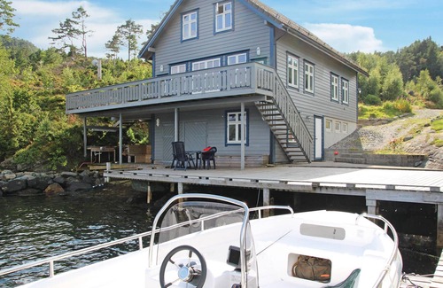 Tysnes House | Lovely home in Lundegrend