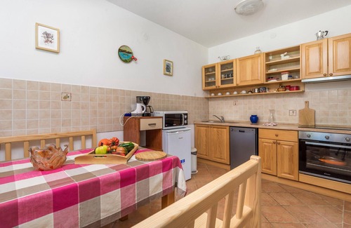 Slunj House | Lovely home in Slunj with WiFi